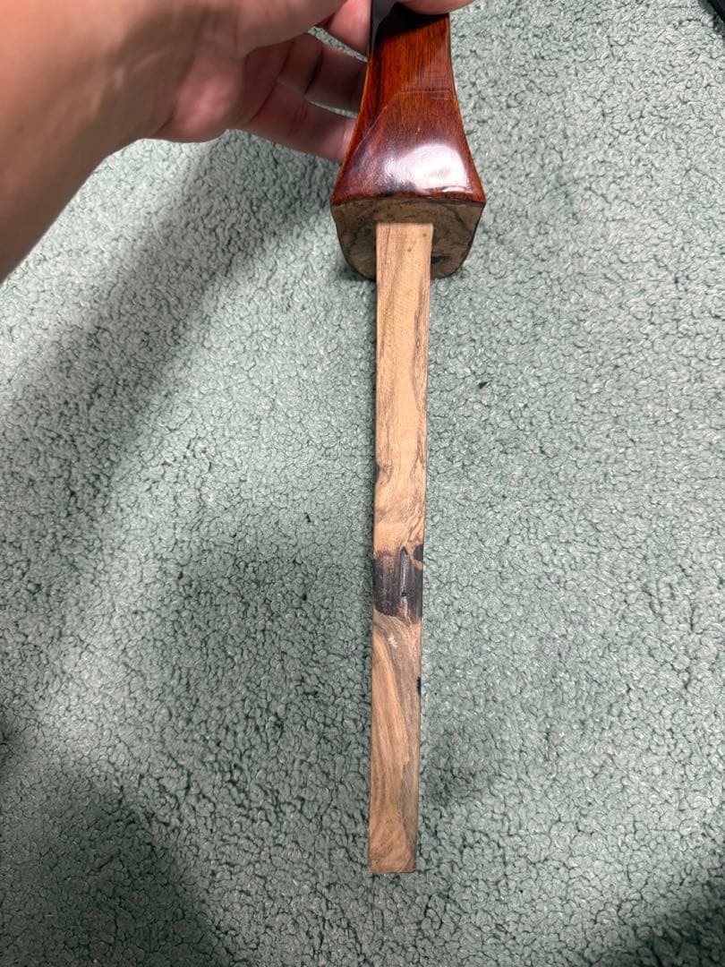 良き音色・良き見た目　沖縄三線　縞黒檀　真壁　人工皮　三線本体