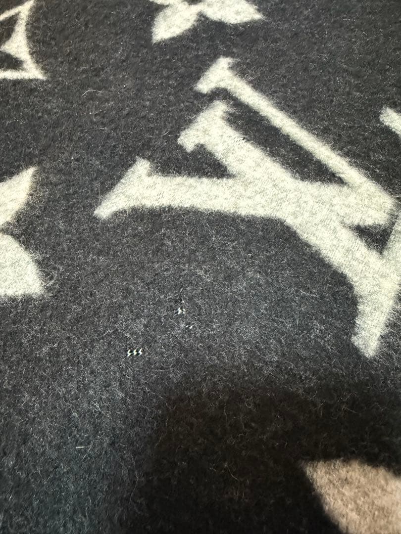 LOUIS VUITTON マフラー ブラック グレーエシャルプ　レイキャビック