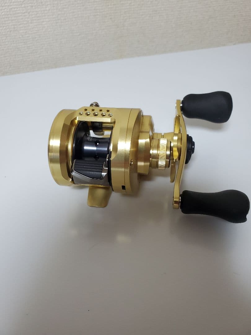 SHIMANO カルカッタコンクエスト200
