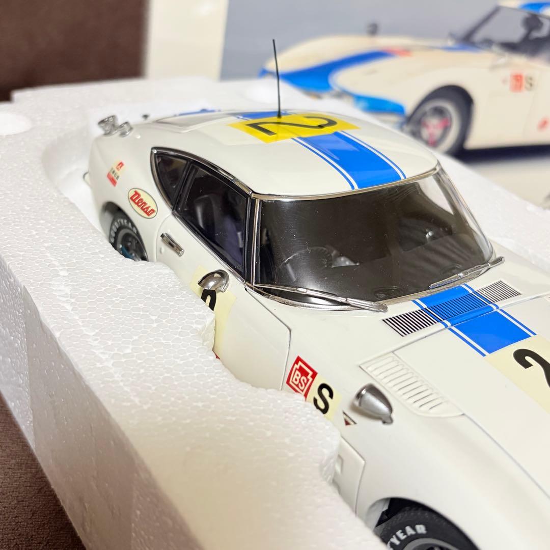 AUTOART TOYOTA 2000 GT ミニカー1:18
