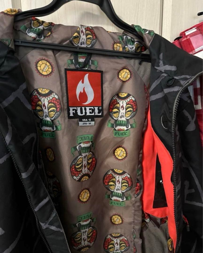 HELLY HANSEN（ヘリーハンセン）のスノボウェア上下セット