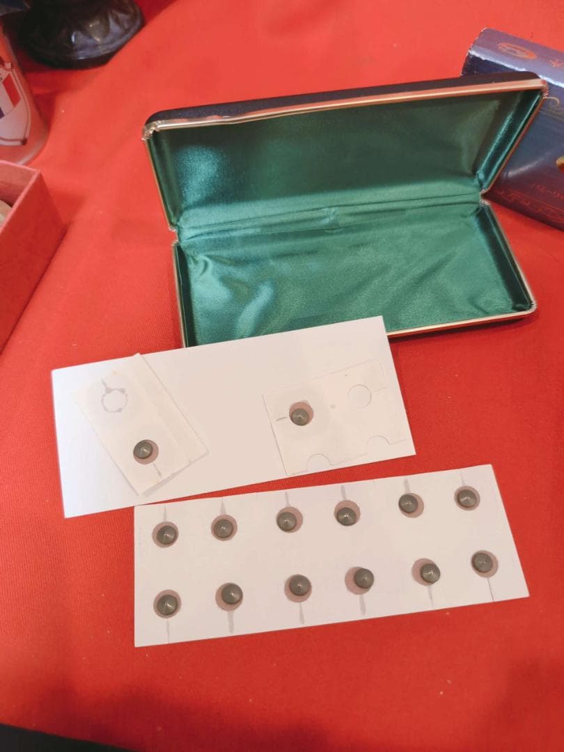 ゲルマポイント 14個入り ケース付き 磁気治療器 健康