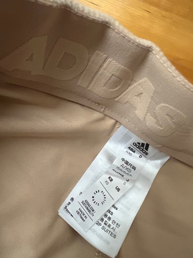 adidas レディースジャケット XS