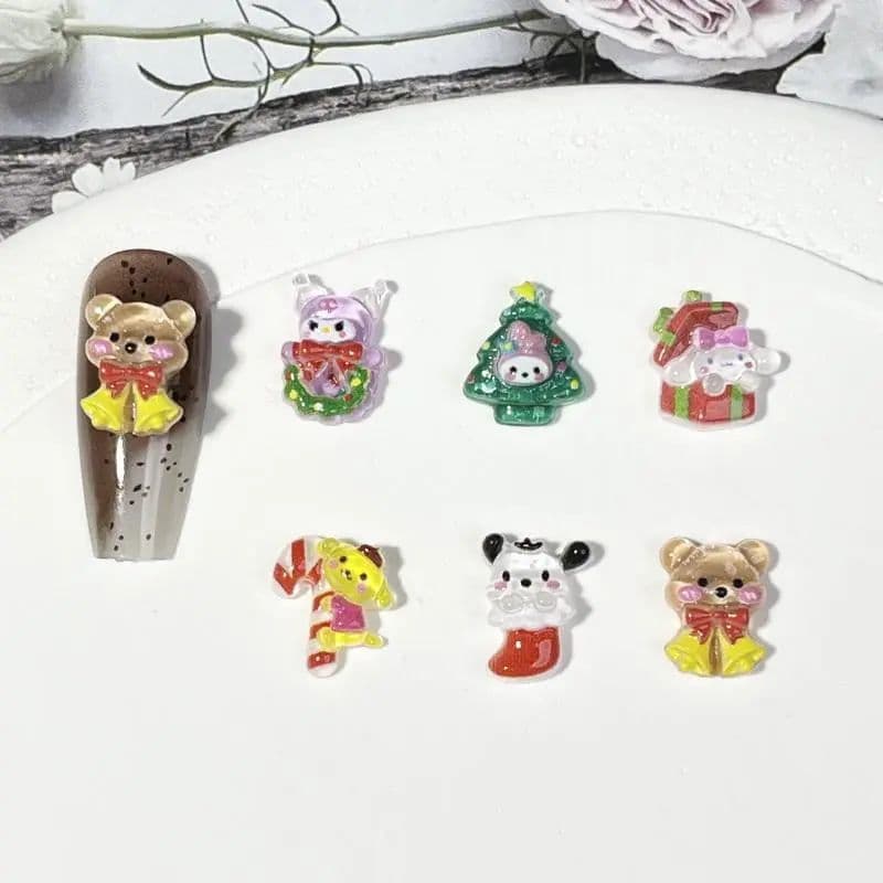 商品説明必読!!サンリオ❤︎クリスマス ネイルパーツ☆６個セット