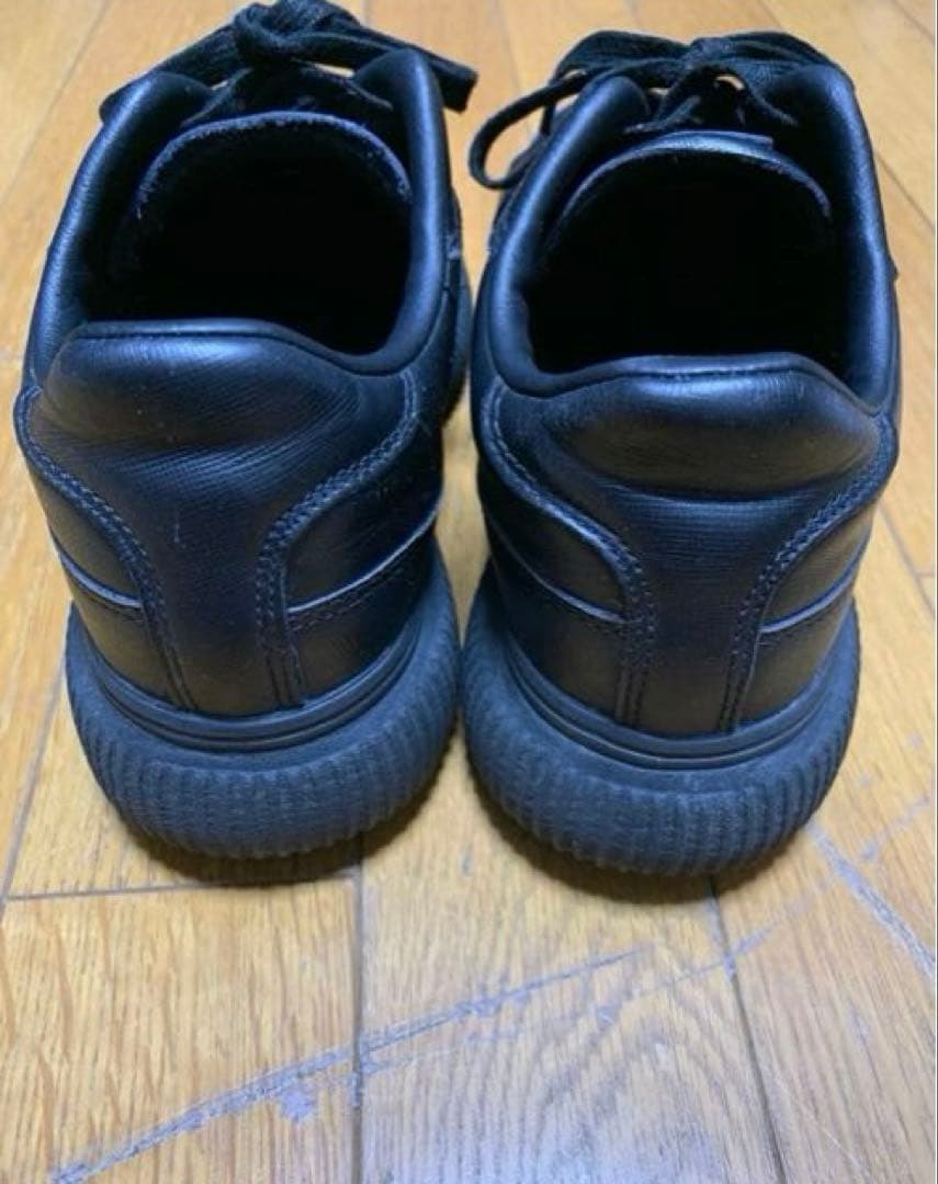 10時まで限定価格　オニツカタイガー　デレシティ　 オールブラック　スニーカー