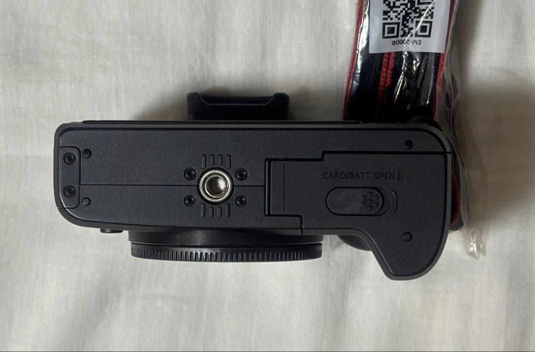 Canon EOS Kiss M ダブルズームキット ブラック※単焦点レンズ付き