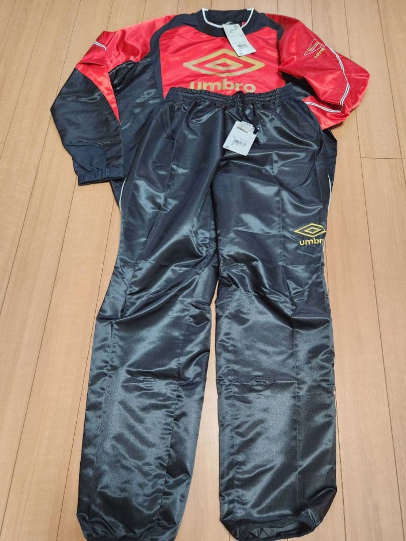 新品、タグ付き アンブロ ナイロン 上下セット Oサイズ