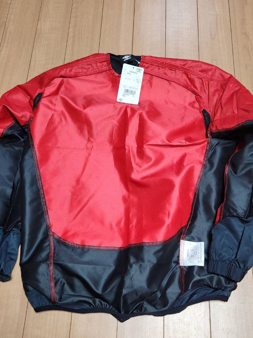 新品、タグ付き アンブロ ナイロン 上下セット Oサイズ