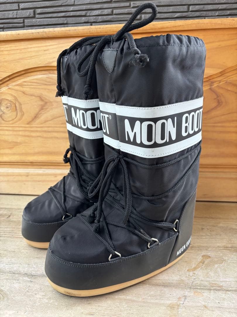 MOON BOOT ブラック スノーブーツ 女性用　ムーンブーツ　レディース