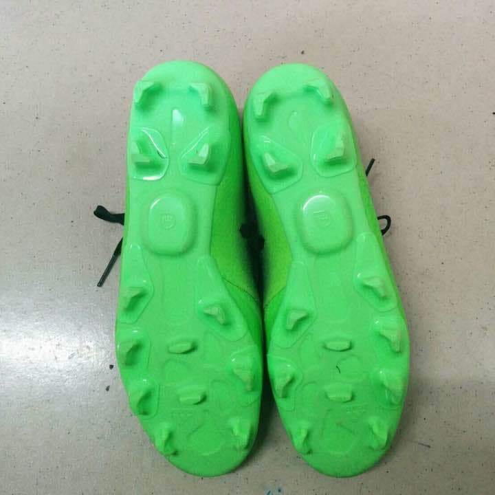 アディダスメッシ16.2