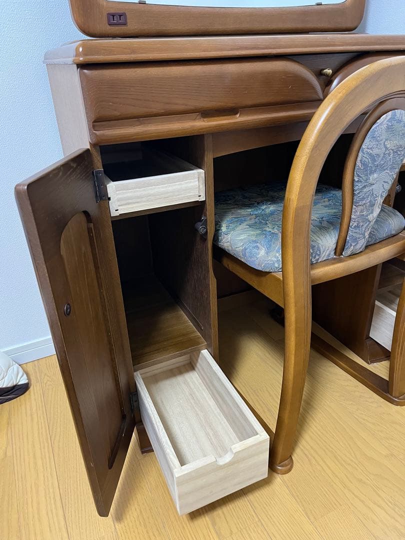 ドレッサー【椅子は別売りです】