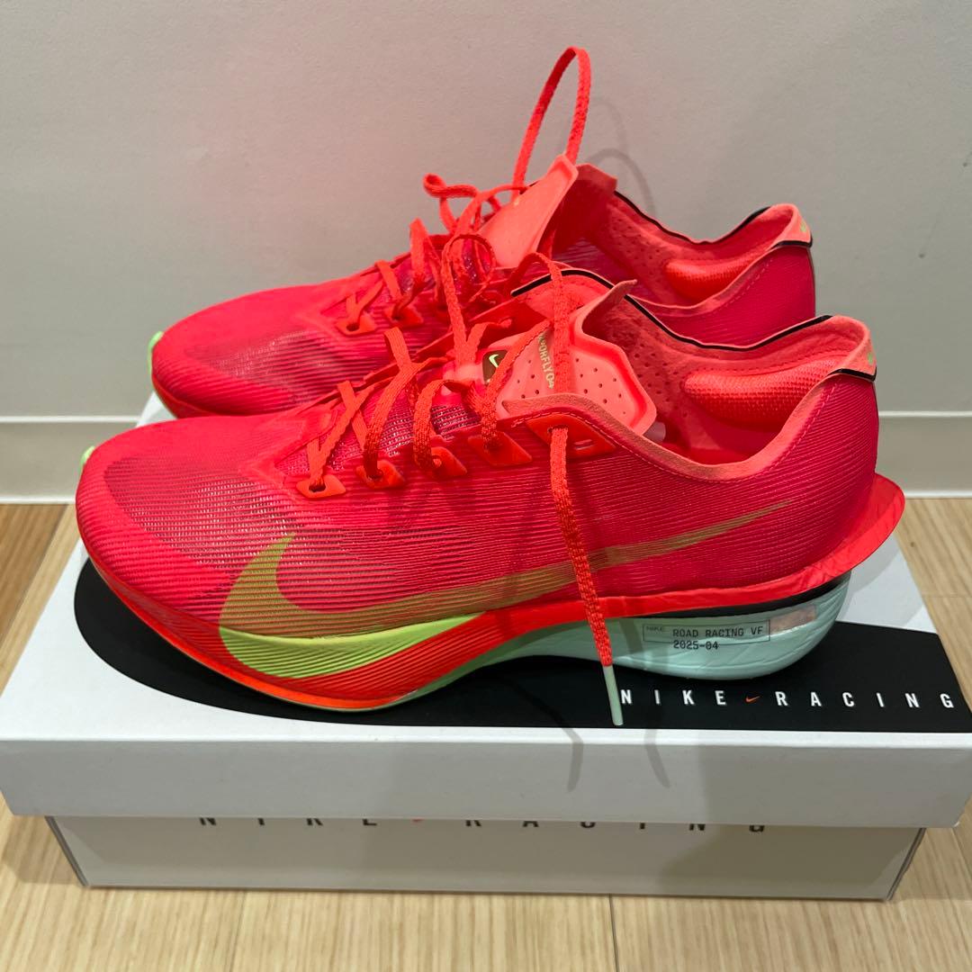 NIKE ヴェイパーフライ4 26.5