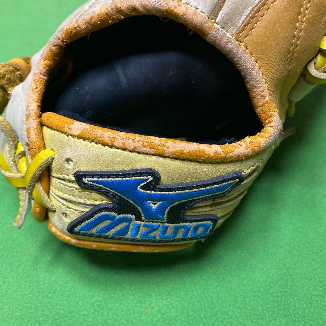 軟式野球グローブ　侍JAPAN監督井端モデル　旧ラベル廃盤品　内野手用　右投げ