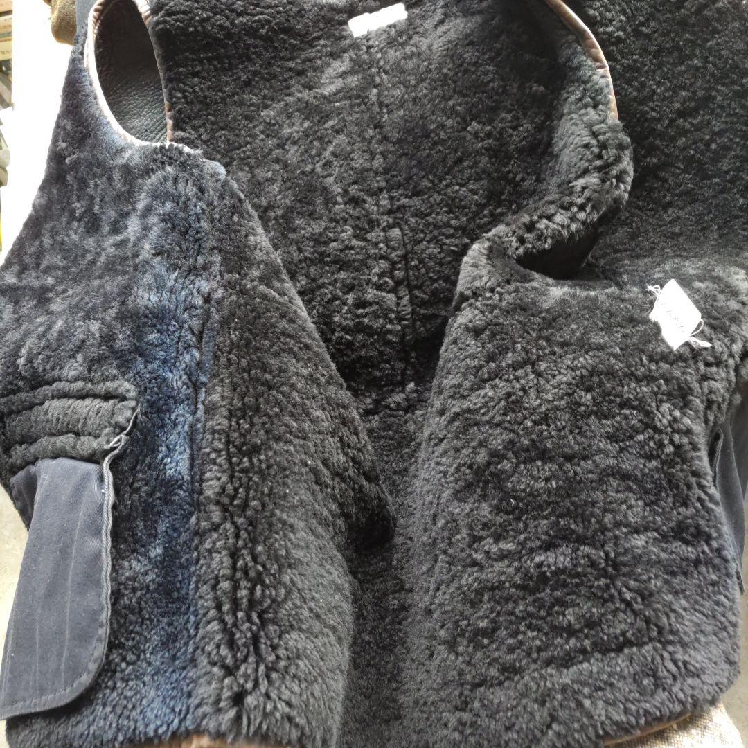 ムートンベスト レザー 羊革 日本製 B3 ブラック 黒 シープスキン 毛皮