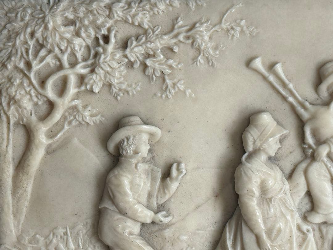 フランスアンティーク　鍾乳石のレリーフ　木彫りのフレーム