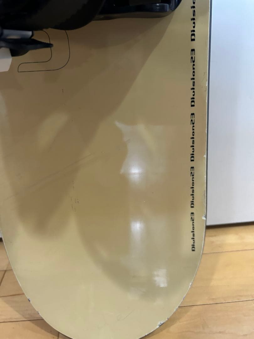 DIVISION×ZUMA初心者おすすめスノボ 板 ビンディング付き