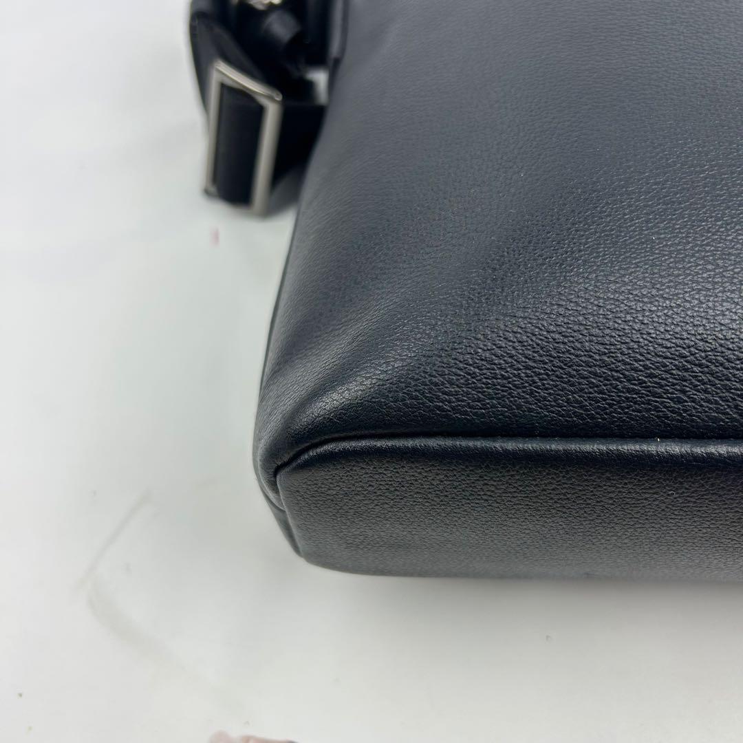 【美品】バーバリーブラックレーベル ショルダーバッグ オールレザー　チャーム　紺