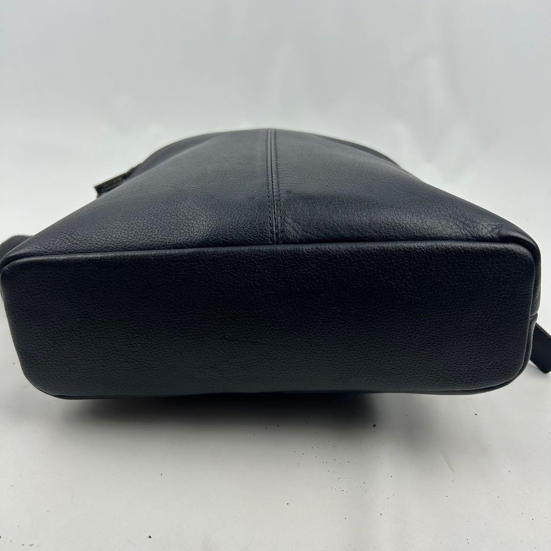 【美品】バーバリーブラックレーベル ショルダーバッグ オールレザー　チャーム　紺