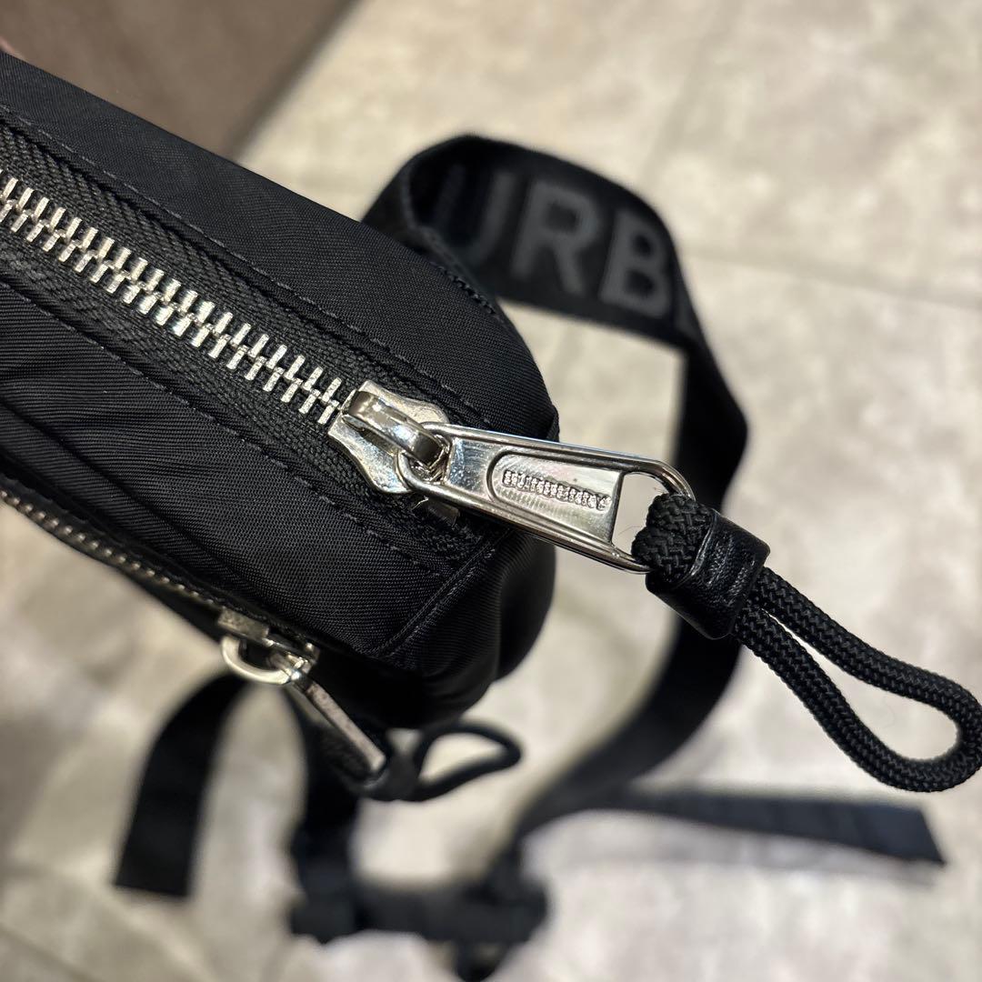 BURBERRY ボディバッグ　ショルダーバッグ　ウエストバッグ　8021091
