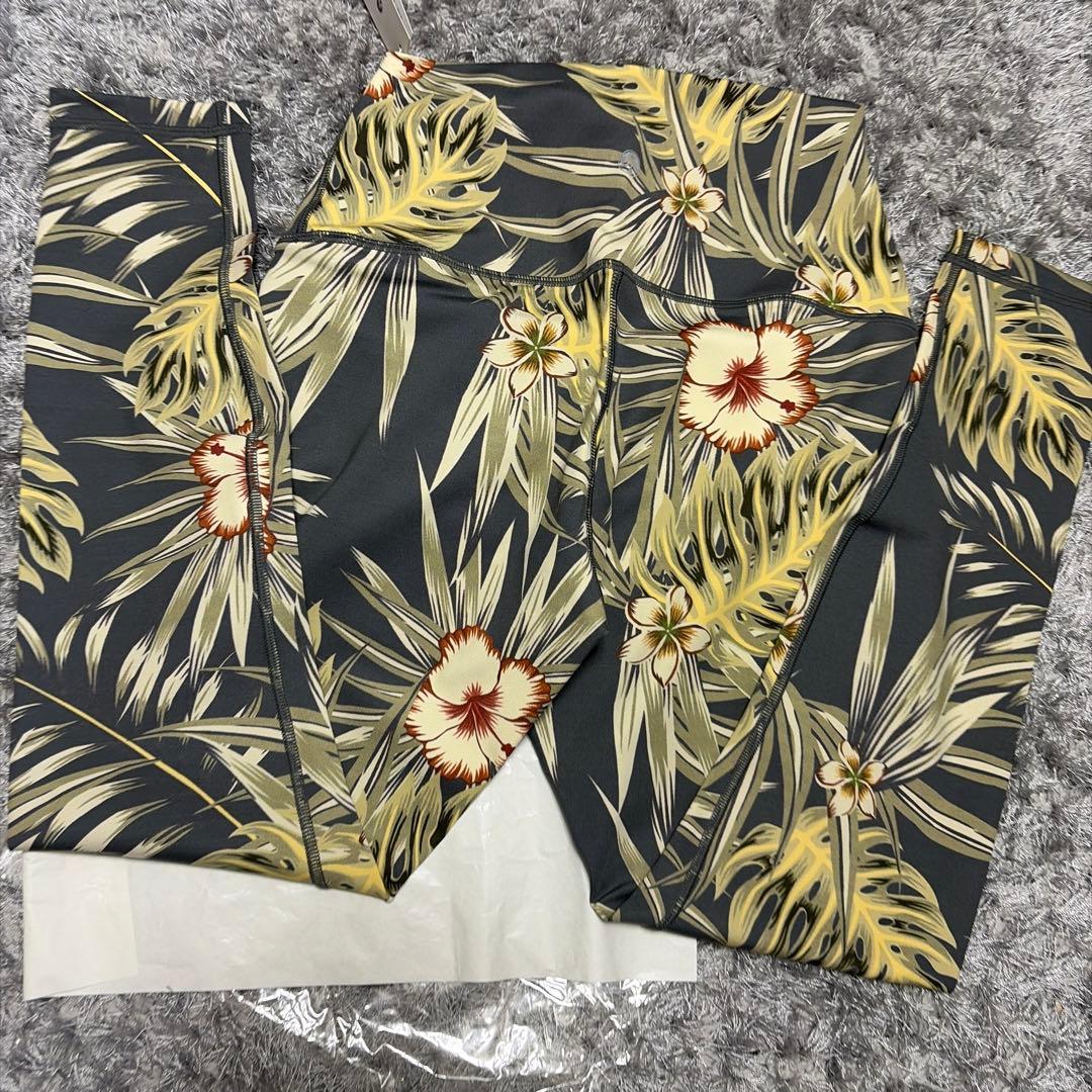 新品　トロピカルダークグレイ　トップス