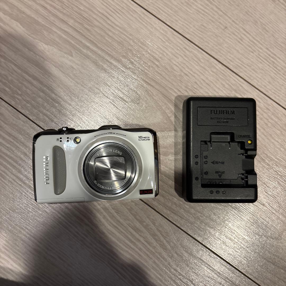 ★実用品★ フジフィルム FUJIFILM FINEPIX F550EXR