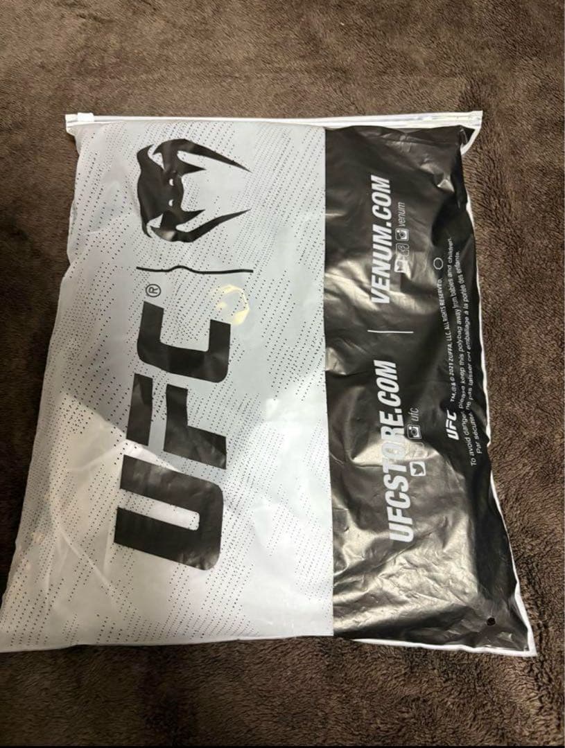 UFC公式　VENUM UFC チャンピオンジャージ