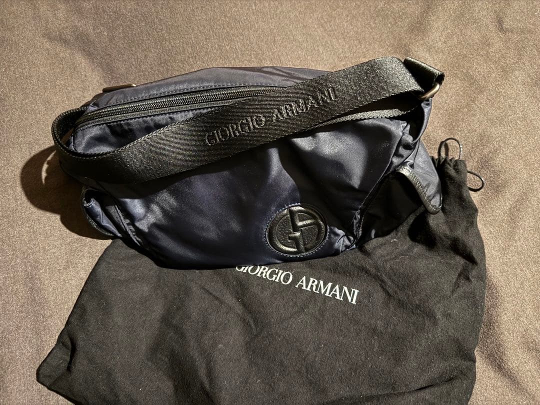ス*８様 激レア　ジョルジオ アルマーニ　大人気ボディバッグ