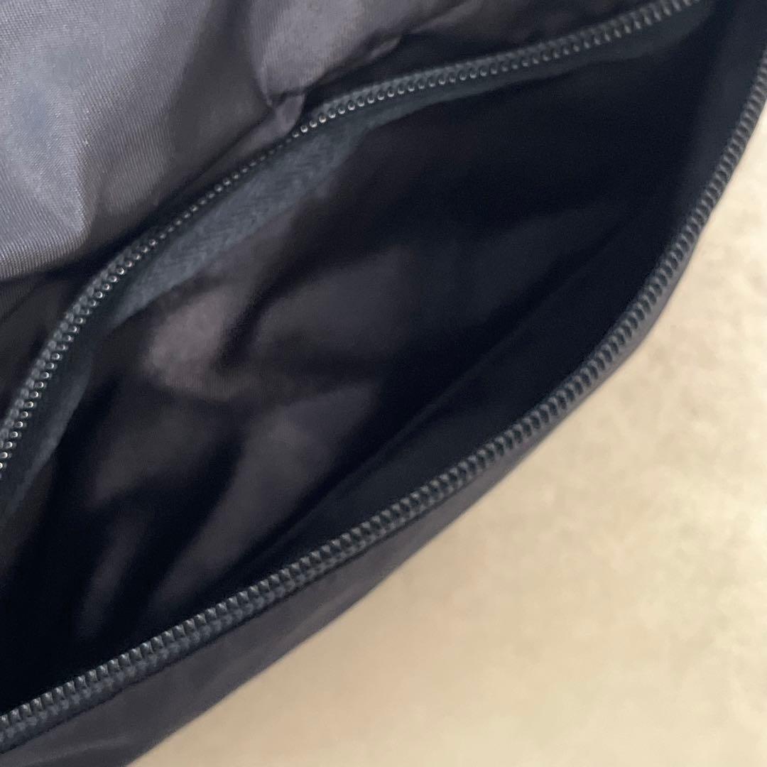 【極美品✨】PRADA トラベルポーチ クラッチバッグ ギャラ付属　ネイビー