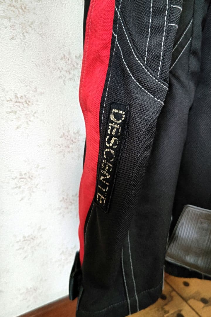 ☆DESCENTE カナダスキーチーム スキーウェア上下セット М☆