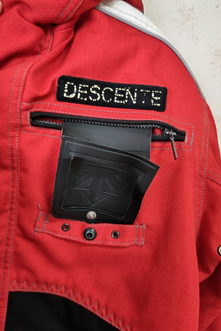 ☆DESCENTE カナダスキーチーム スキーウェア上下セット М☆