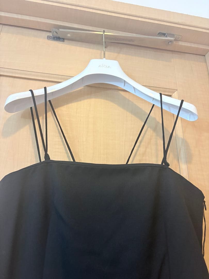 YLEVE ブラックロングワンピース ストラップ付き