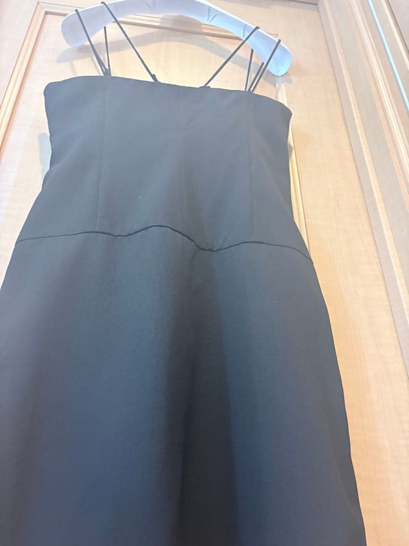 YLEVE ブラックロングワンピース ストラップ付き