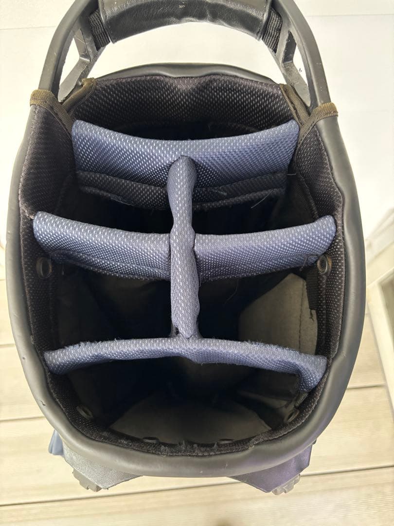 【期間限定価格】J.LINDEBERG スタンド付きキャディバッグ ネイビー