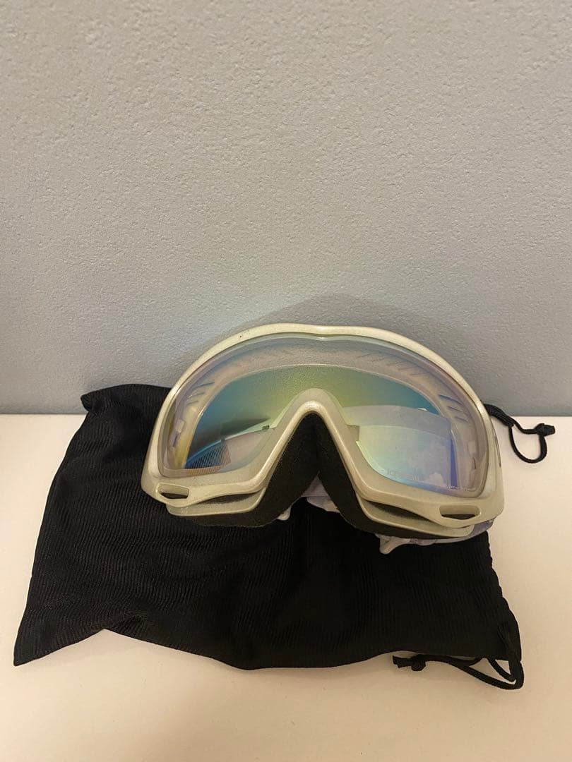 スノーボードウェア一式（ジャケット・パンツその他セット）4万円相当