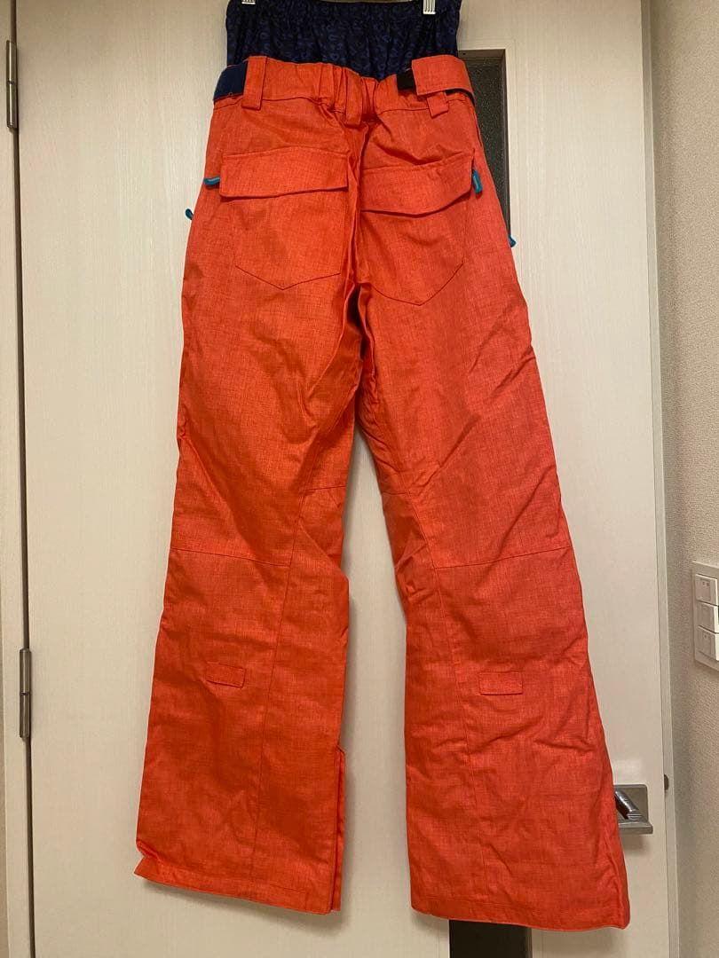 スノーボードウェア一式（ジャケット・パンツその他セット）4万円相当