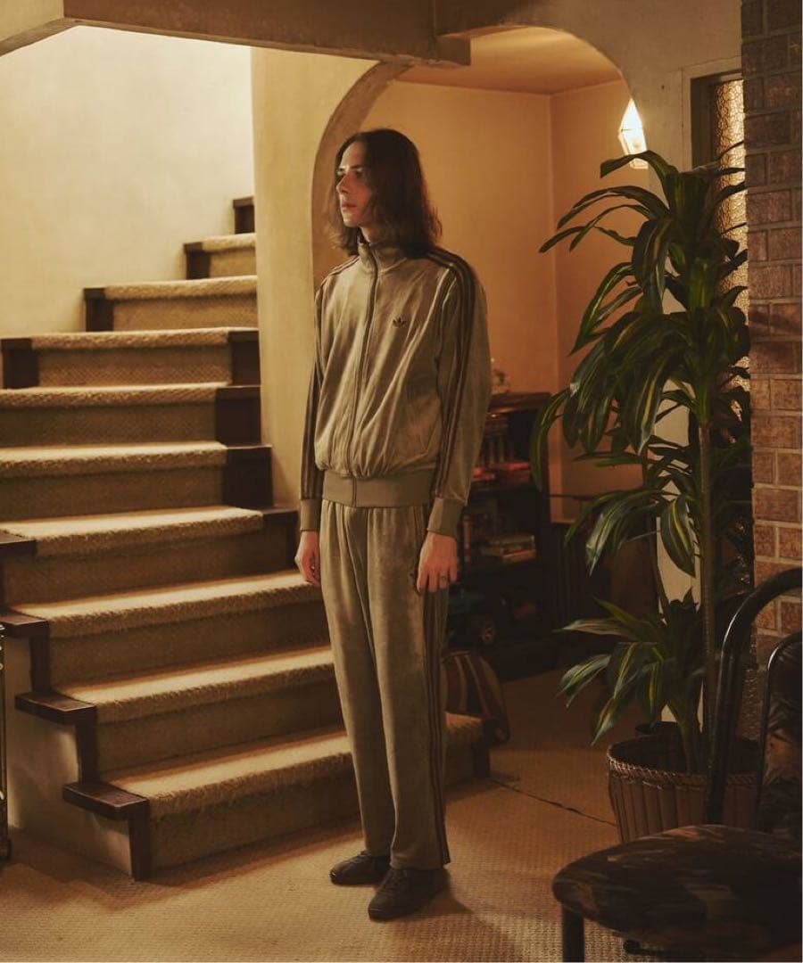 アディダス ジャーナルスタンダード トラックトップ