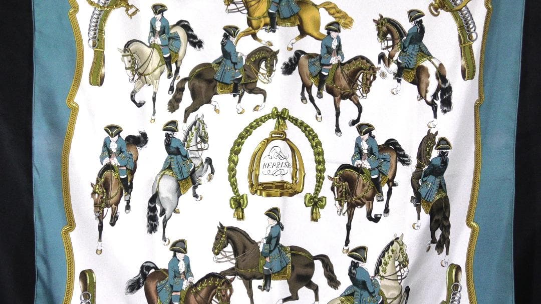 HERMES エルメス　大判スカーフ　カレ90　 D448