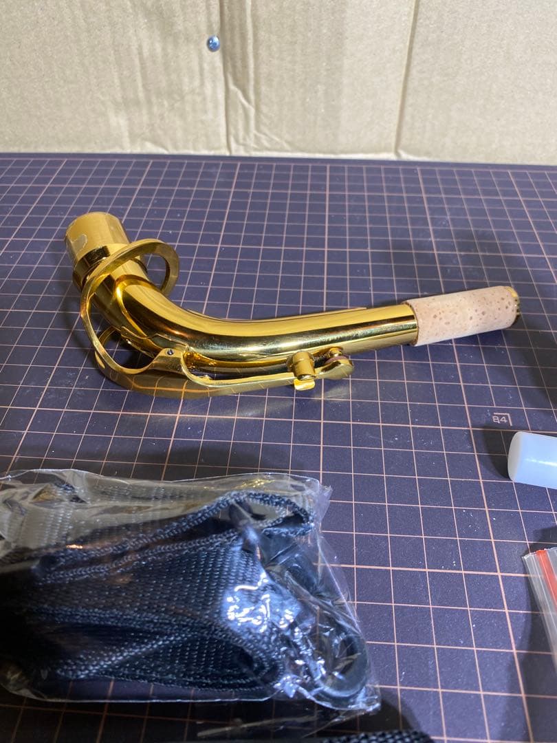 アルトサックス 現状品 管楽器 JUUXAAN」の刻印があります。