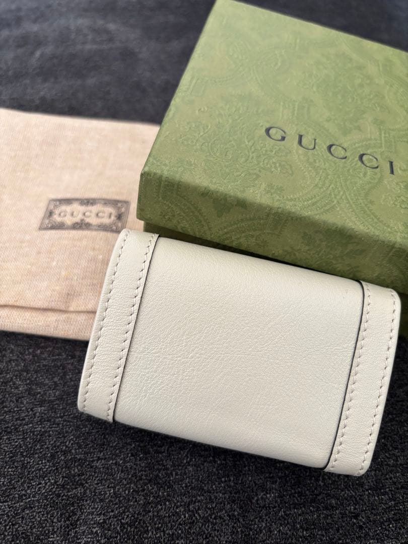 GUCCI ホワイトレザーキーケース