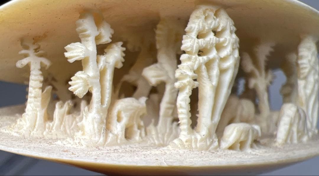 極上貝透彫置物　50g/横幅約7㎝　東Y8-0109☆2Fタサオ