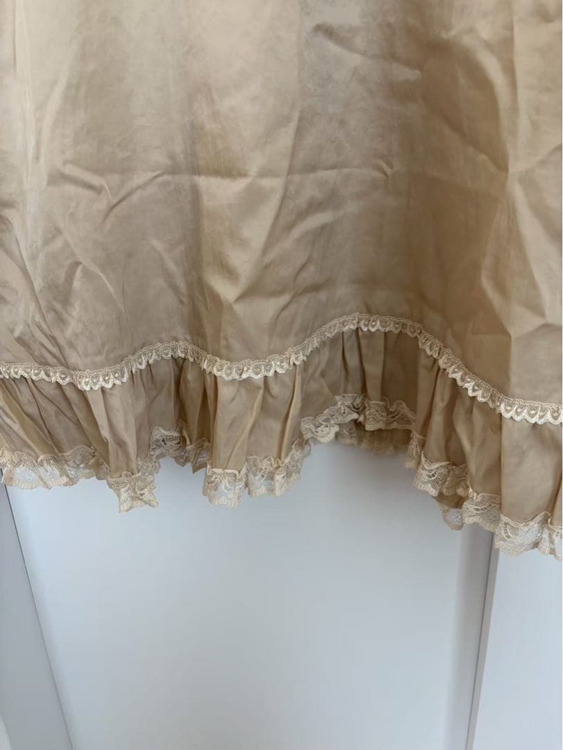 週末セール❗️【新品】アミティエ　さえら　ベージュ　レース割烹着　エプロンドレス