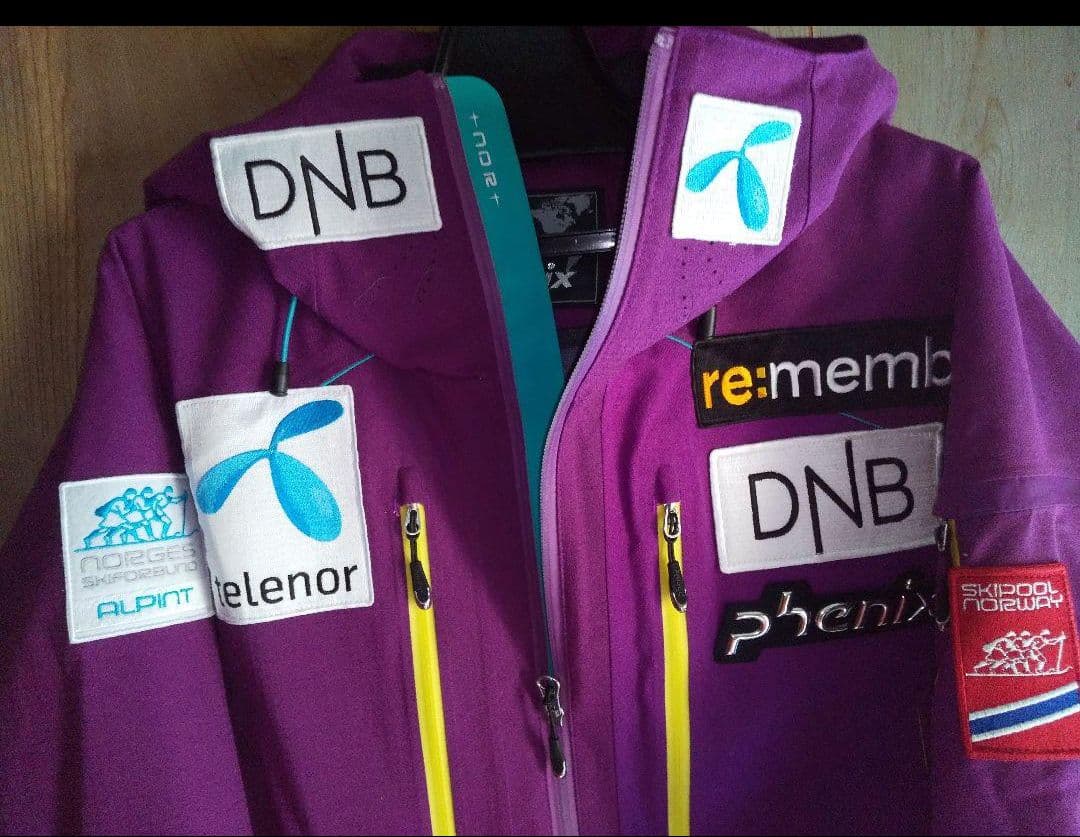 新品タグ付 
Phenix Norway Alpine Team Jacket