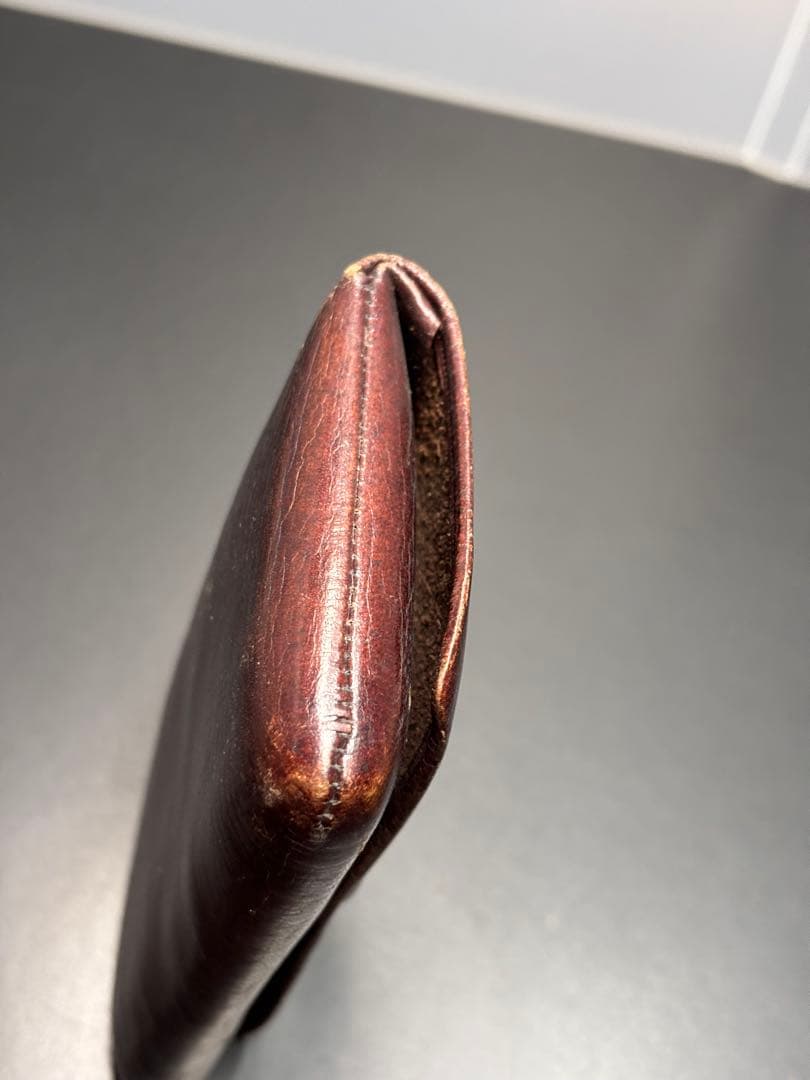 骨董品 煙草入れ 提げ物 勾玉 木製磨出 時代物 アンティーク 革製 英勲刻印