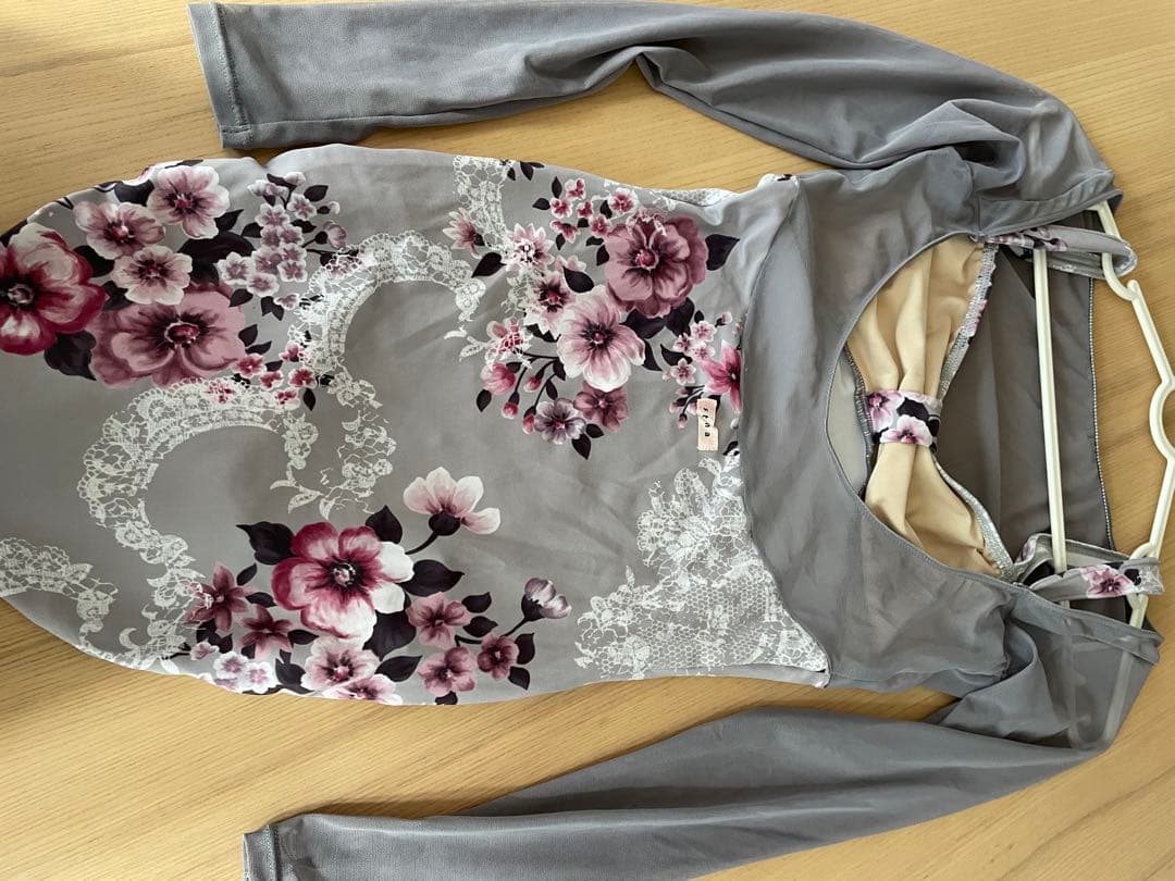 stina 名古屋ポップアップ限定　サイズM