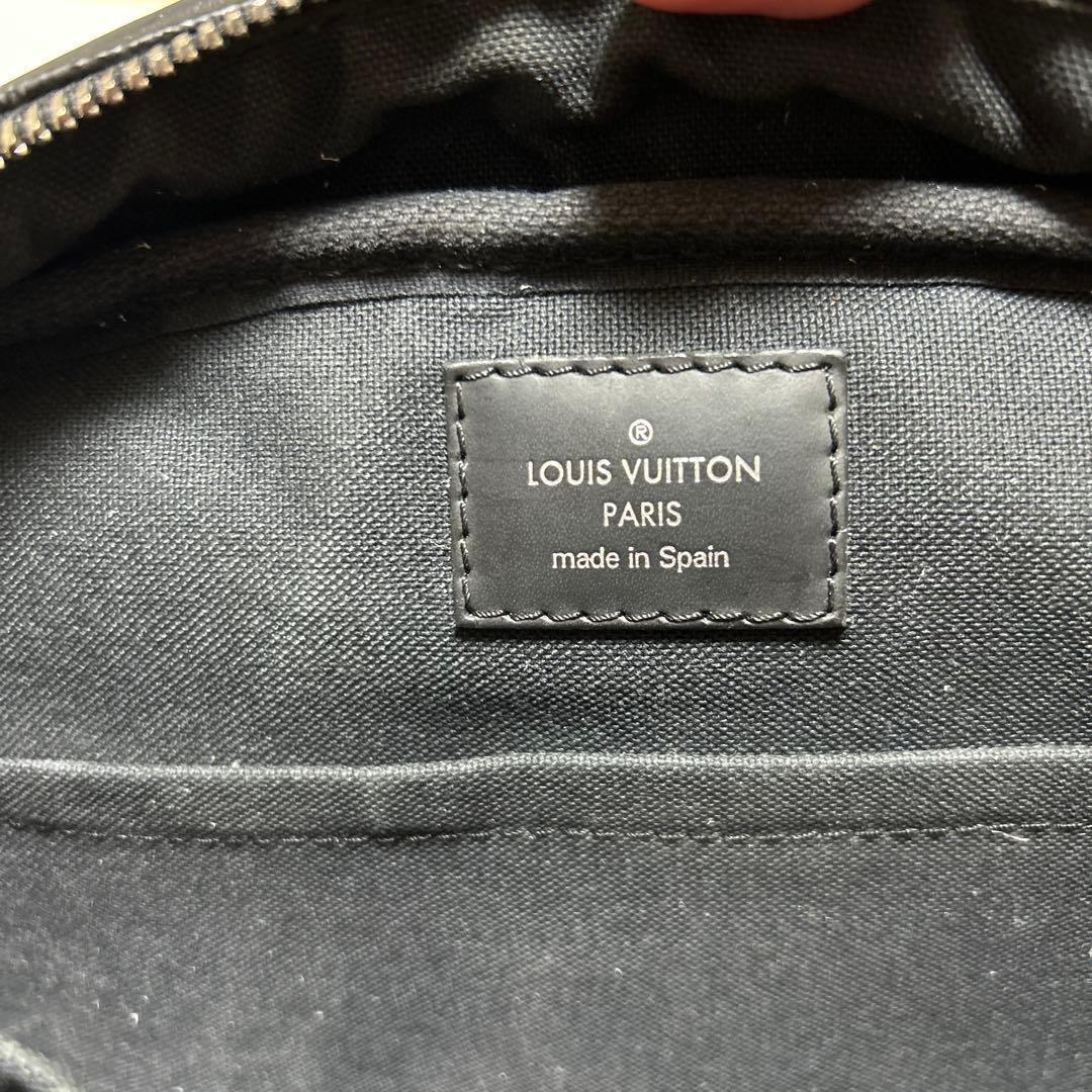 ルイ・ヴィトンボディバッグ ダミエ・グラフィット アンブレール