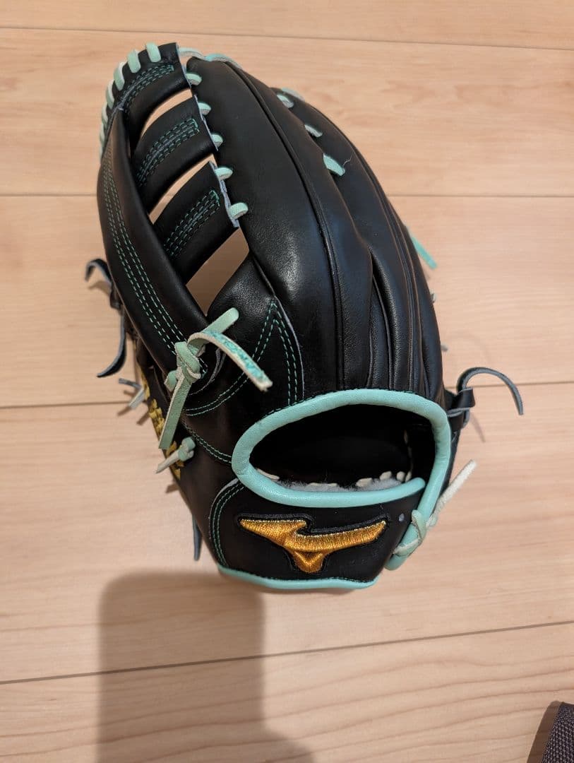 【未使用品】ミズノプロ　軟式用外野手オーダーグローブ　西川龍馬選手型