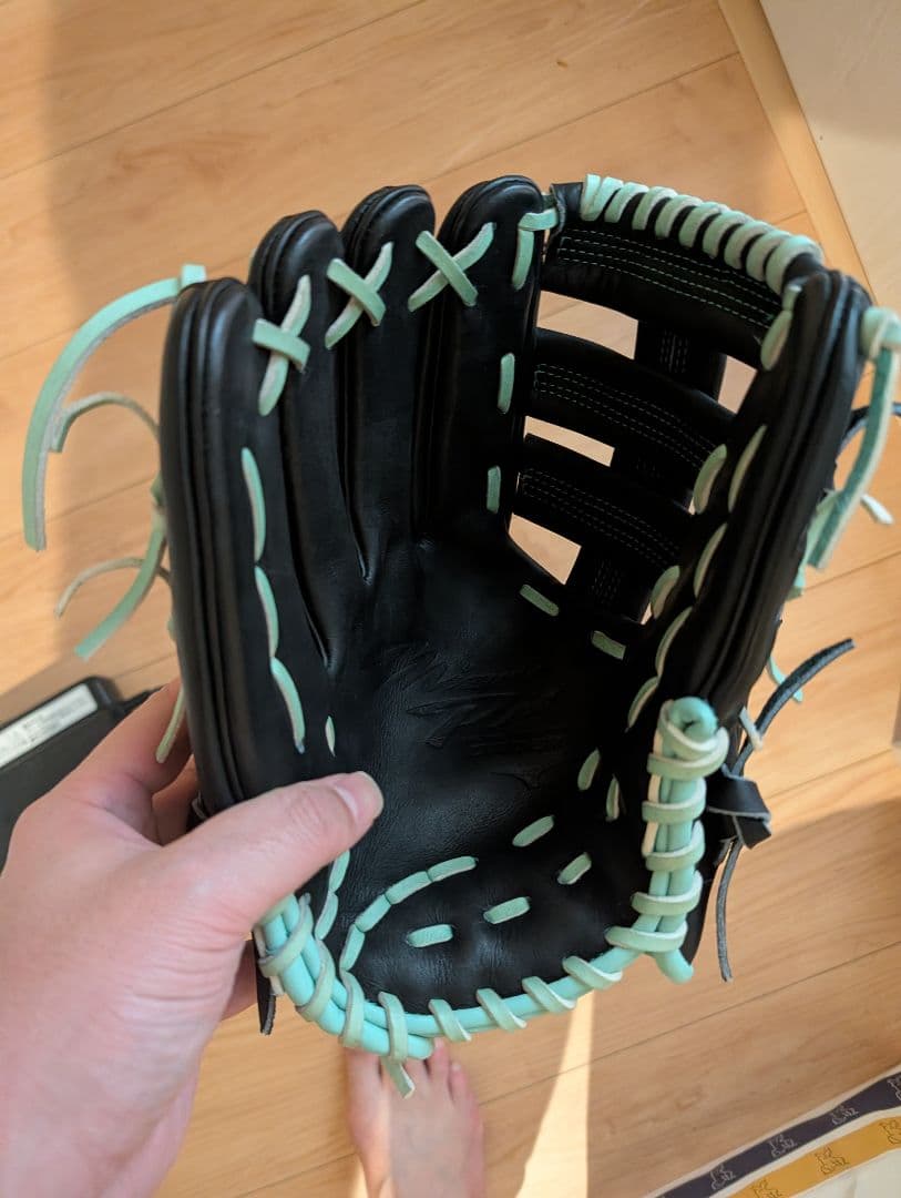 【未使用品】ミズノプロ　軟式用外野手オーダーグローブ　西川龍馬選手型