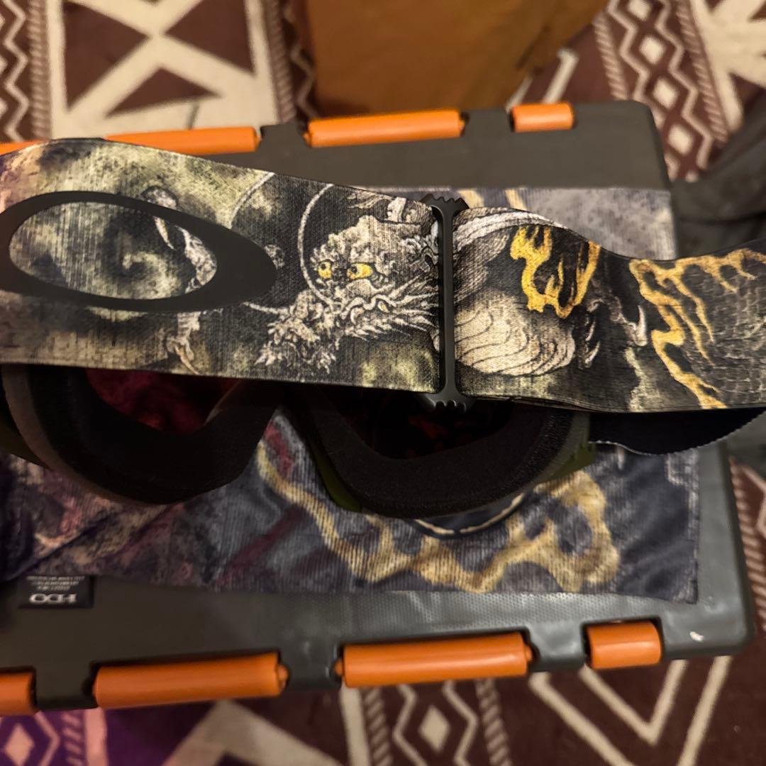 あ Oakley ゴーグル 収納ケース付き ボルコムミトンセット