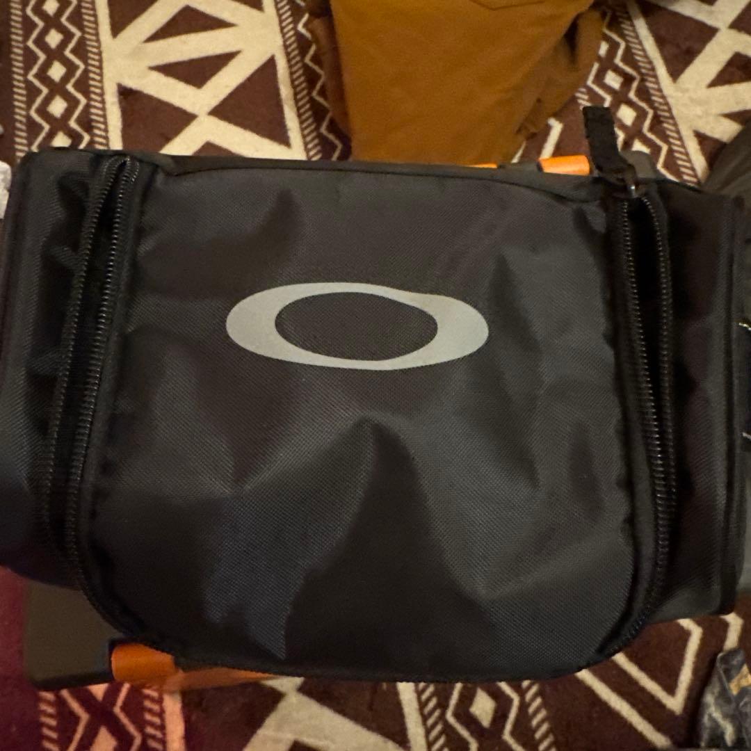 あ Oakley ゴーグル 収納ケース付き ボルコムミトンセット