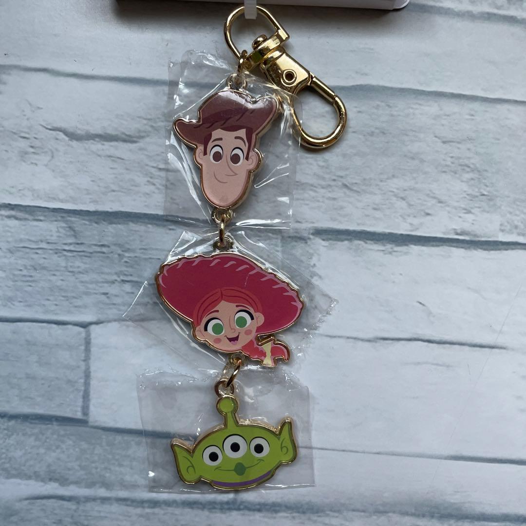 ディズニー キーホルダーまとめ売り - メルカリ